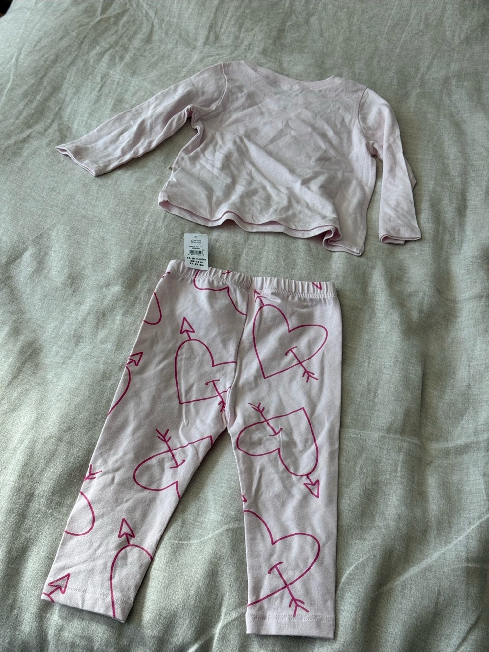 babyGap Long Sleeve Cutie T-Shirt and Valentines Leggings - Picture 2 of 6